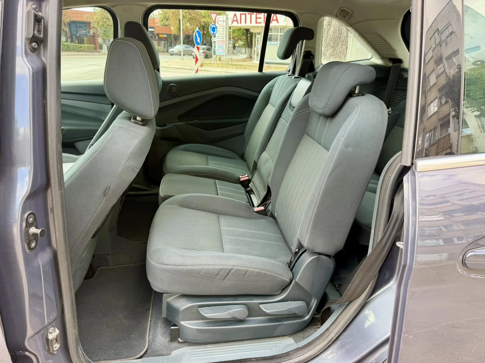 Ford Grand C-Max 7 местен , снимка 7 - Автомобили и джипове - 56057822