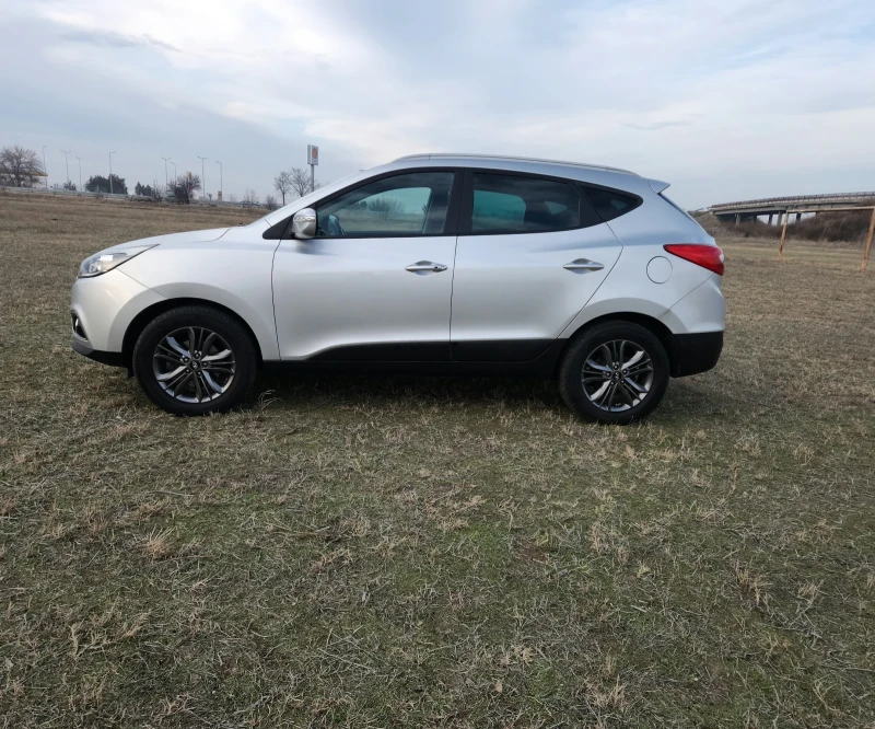 Hyundai IX35 FACELIFT FIFA World Cup 2.0 CRDI EDITION AWD 4x4, снимка 2 - Автомобили и джипове - 48418879