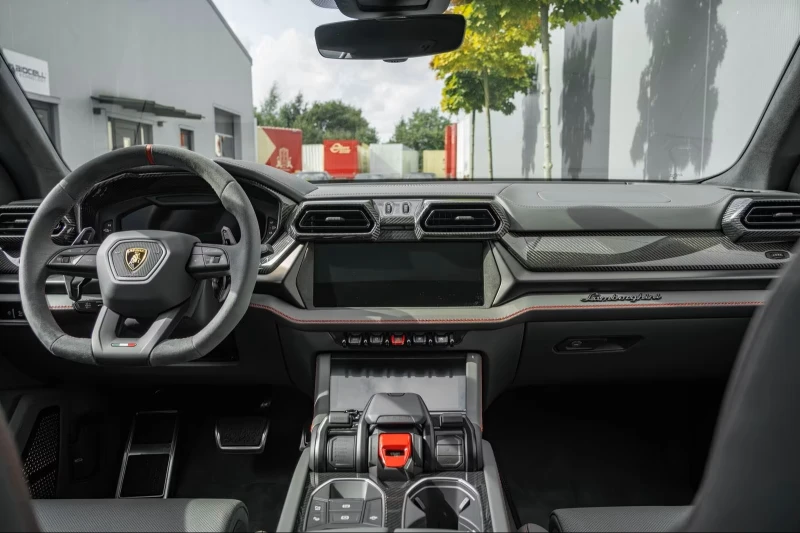 Lamborghini Urus SE /Carbon/BangOlufsen/, снимка 13 - Автомобили и джипове - 51983461