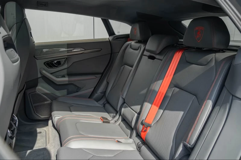 Lamborghini Urus SE /Carbon/BangOlufsen/, снимка 16 - Автомобили и джипове - 51983461