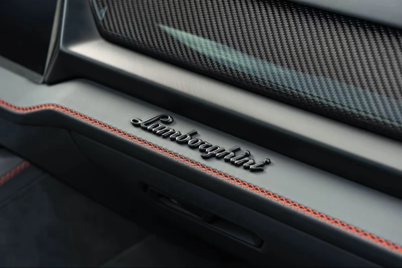 Lamborghini Urus SE /Carbon/BangOlufsen/, снимка 7 - Автомобили и джипове - 51983461