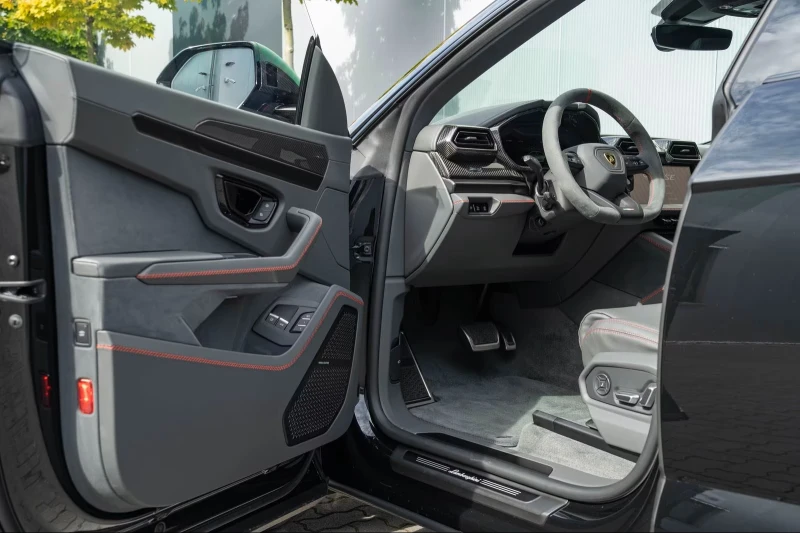Lamborghini Urus SE /Carbon/BangOlufsen/, снимка 5 - Автомобили и джипове - 51983461
