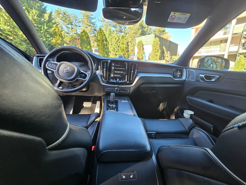 Volvo XC60 Polestar /distronic /Pilotasist/pano/Bowers&Wilkin, снимка 11 - Автомобили и джипове - 52599612
