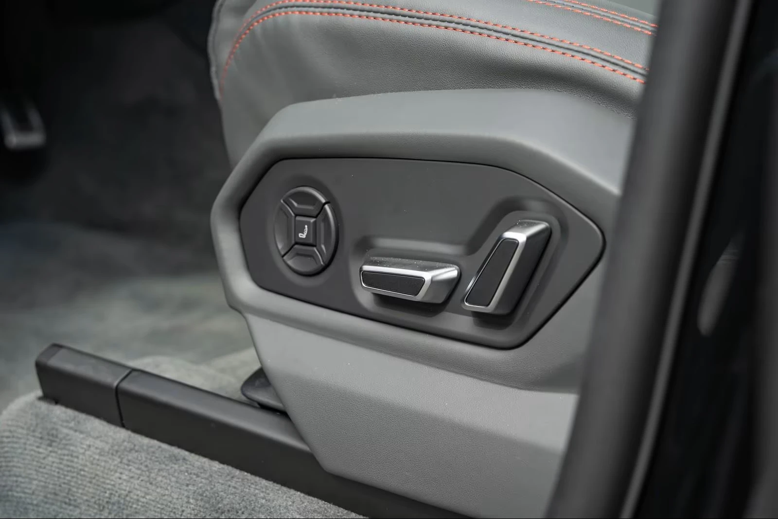 Lamborghini Urus SE /Carbon/BangOlufsen/ - изображение 6