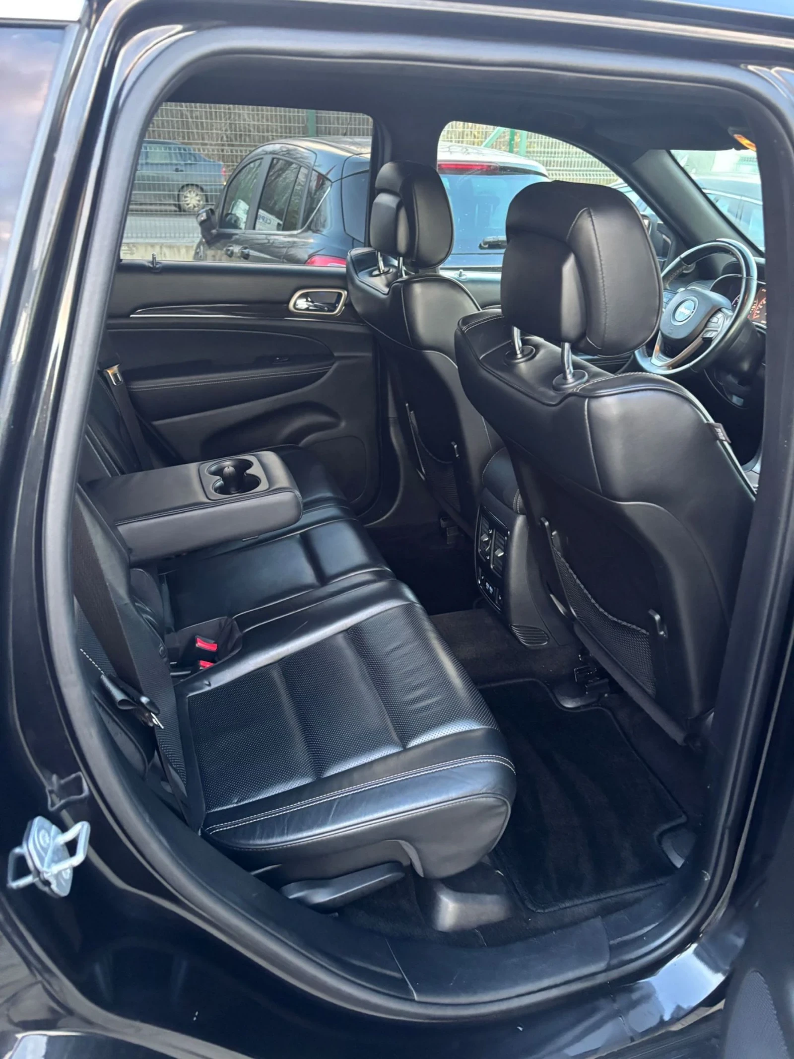 Jeep Grand cherokee 3.0дизел 100% реални км - изображение 10