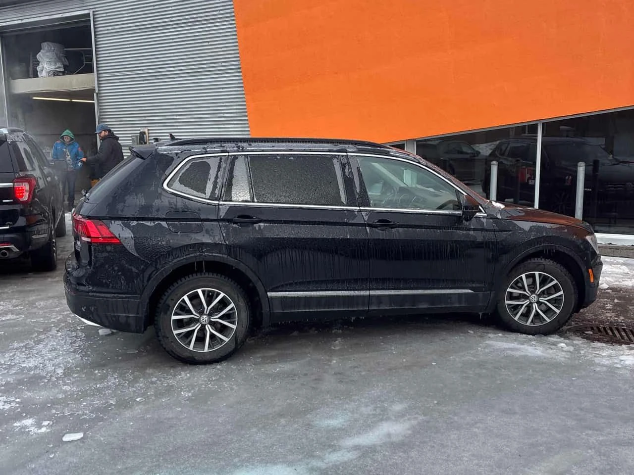 VW Tiguan * Comfortline * CARFAX * БЕЗ ПЪРВОНАЧАЛНА ВНОСКА, снимка 3 - Автомобили и джипове - 53826483