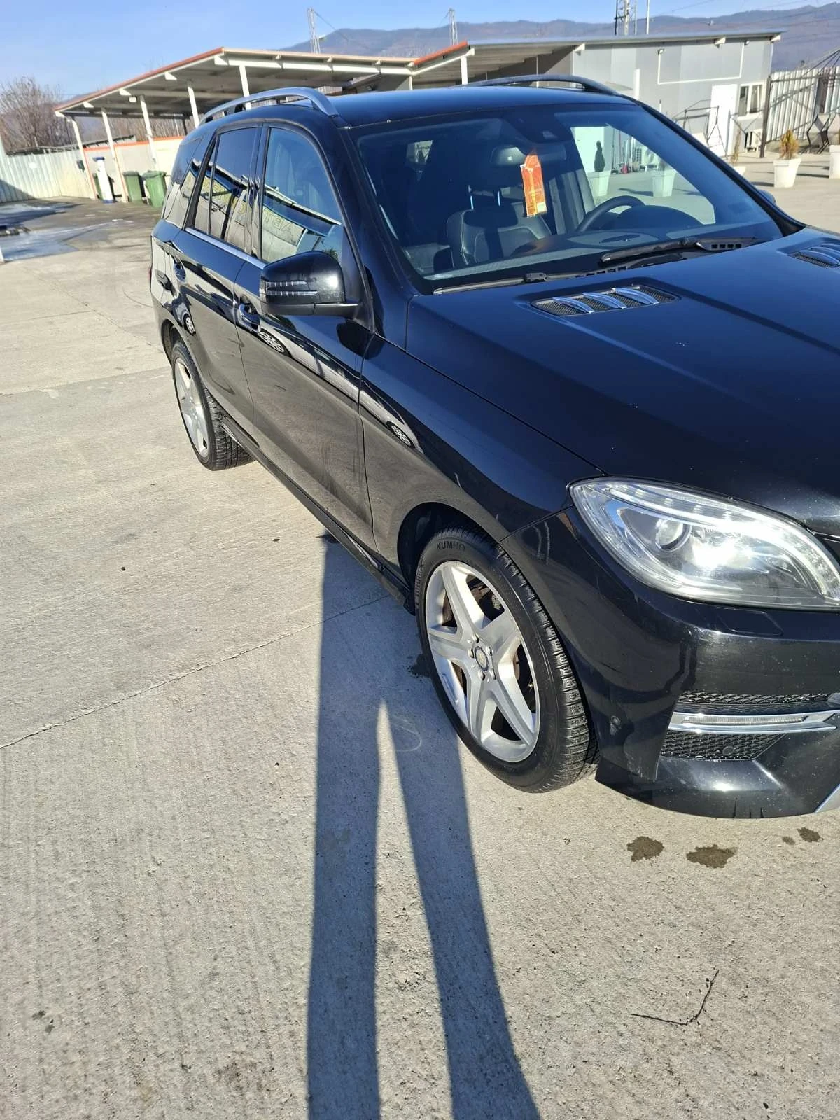 Mercedes-Benz ML 350 AMG* Вакум* Печка* Harman Kardon* Камера, снимка 3 - Автомобили и джипове - 54069719
