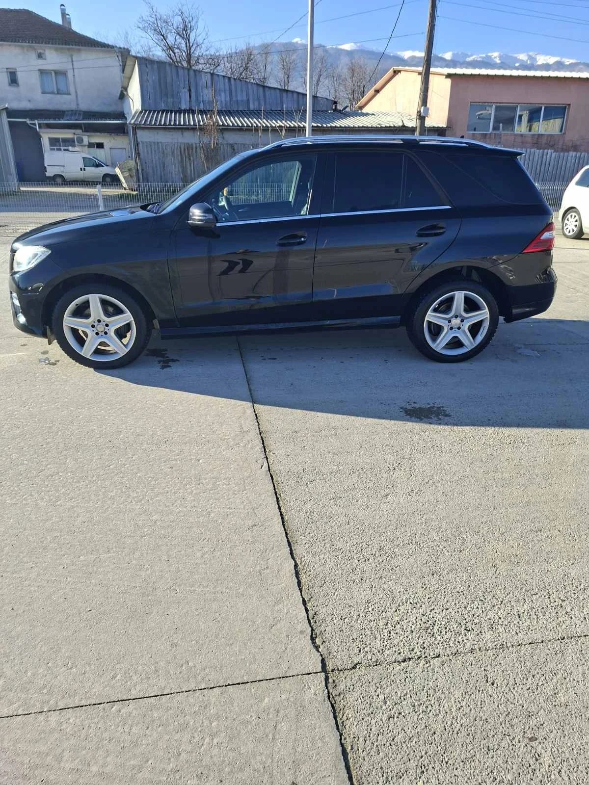 Mercedes-Benz ML 350 AMG* Вакум* Печка* Harman Kardon* Камера, снимка 6 - Автомобили и джипове - 54069719