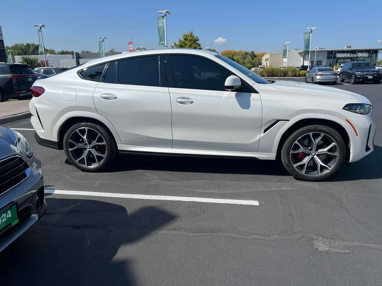 BMW X6 | M PACK| DISTRONIC| 360| HUD| HAR/K| ОБДУХ| CARFX, снимка 4 - Автомобили и джипове - 54411853