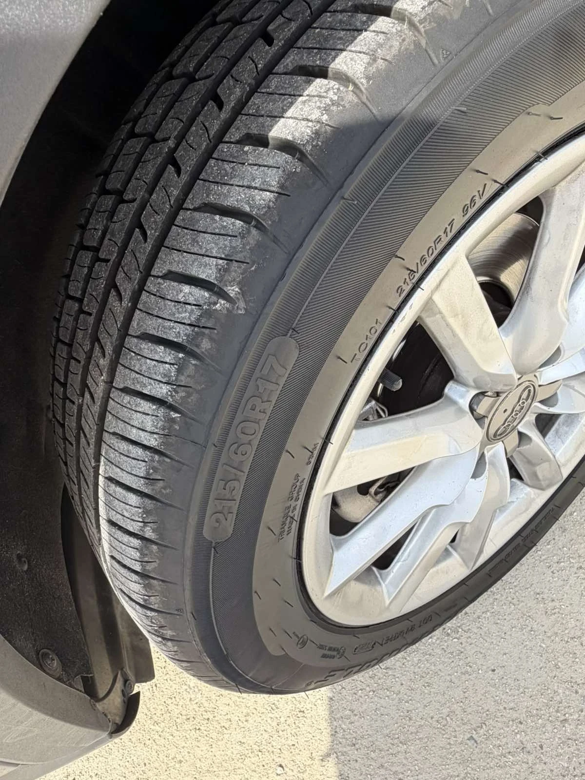 Audi Q3, снимка 8 - Автомобили и джипове - 54436361