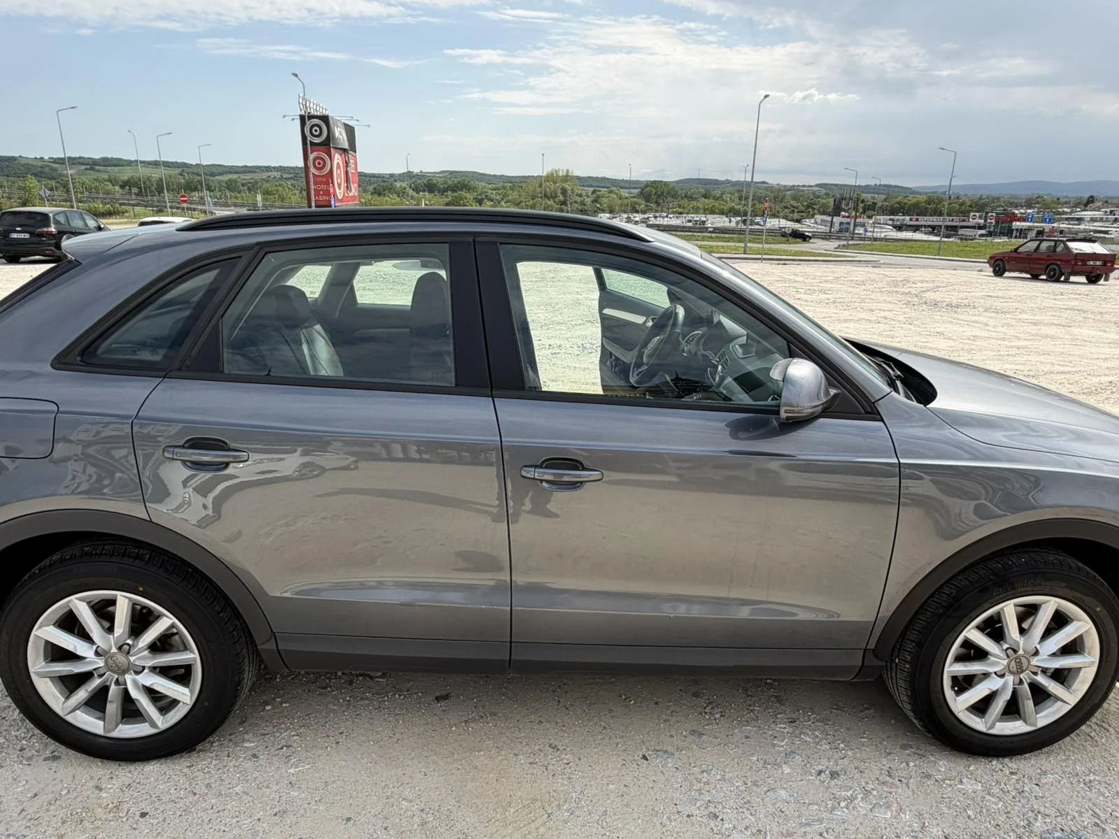 Audi Q3, снимка 2 - Автомобили и джипове - 54436361