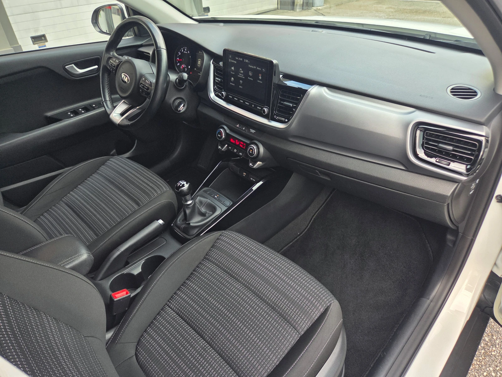 Kia Stonic 1.2i/LPG/BRC/Distronic/Navi/Камера, снимка 14 - Автомобили и джипове - 54653662