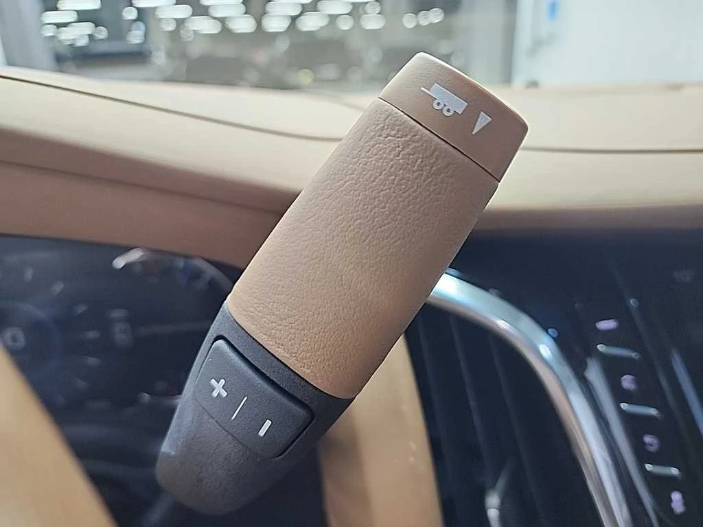 Cadillac Escalade 6.2 ESV* ЛЮК* HUD* ПОДГРЕВ ВОЛАН* ЕЛ. БАГАЖНИК* КР, снимка 8 - Автомобили и джипове - 55367097