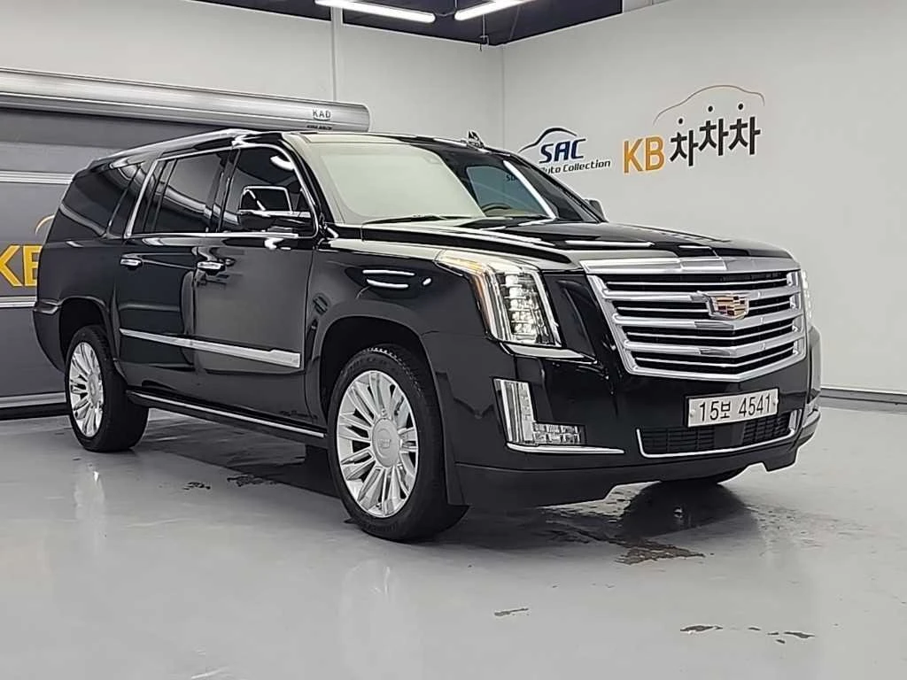 Cadillac Escalade 6.2 ESV* ЛЮК* HUD* ПОДГРЕВ ВОЛАН* ЕЛ. БАГАЖНИК* КР, снимка 4 - Автомобили и джипове - 55367097