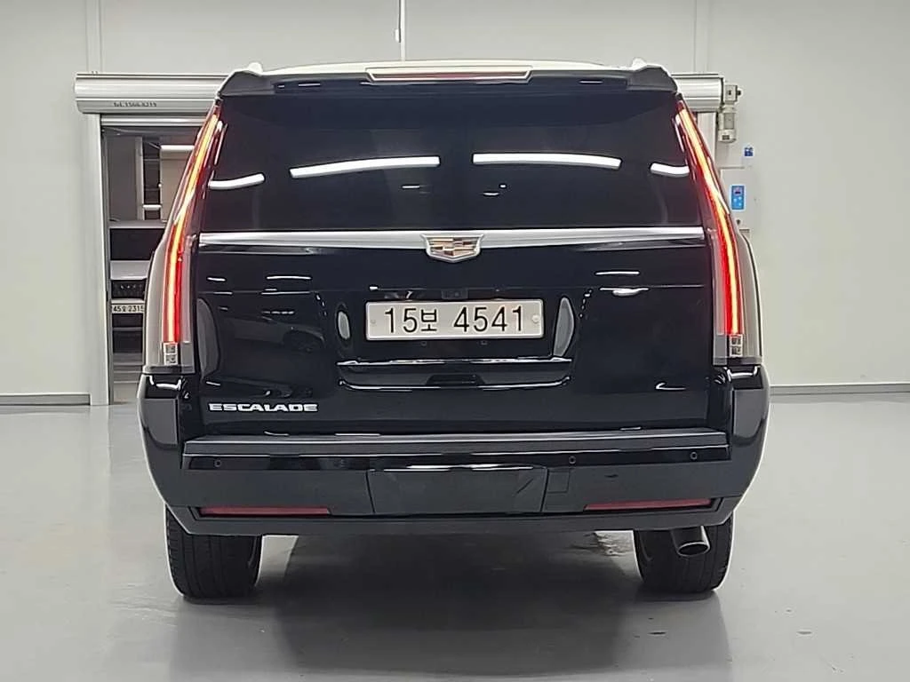 Cadillac Escalade 6.2 ESV* ЛЮК* HUD* ПОДГРЕВ ВОЛАН* ЕЛ. БАГАЖНИК* КР, снимка 3 - Автомобили и джипове - 55367097