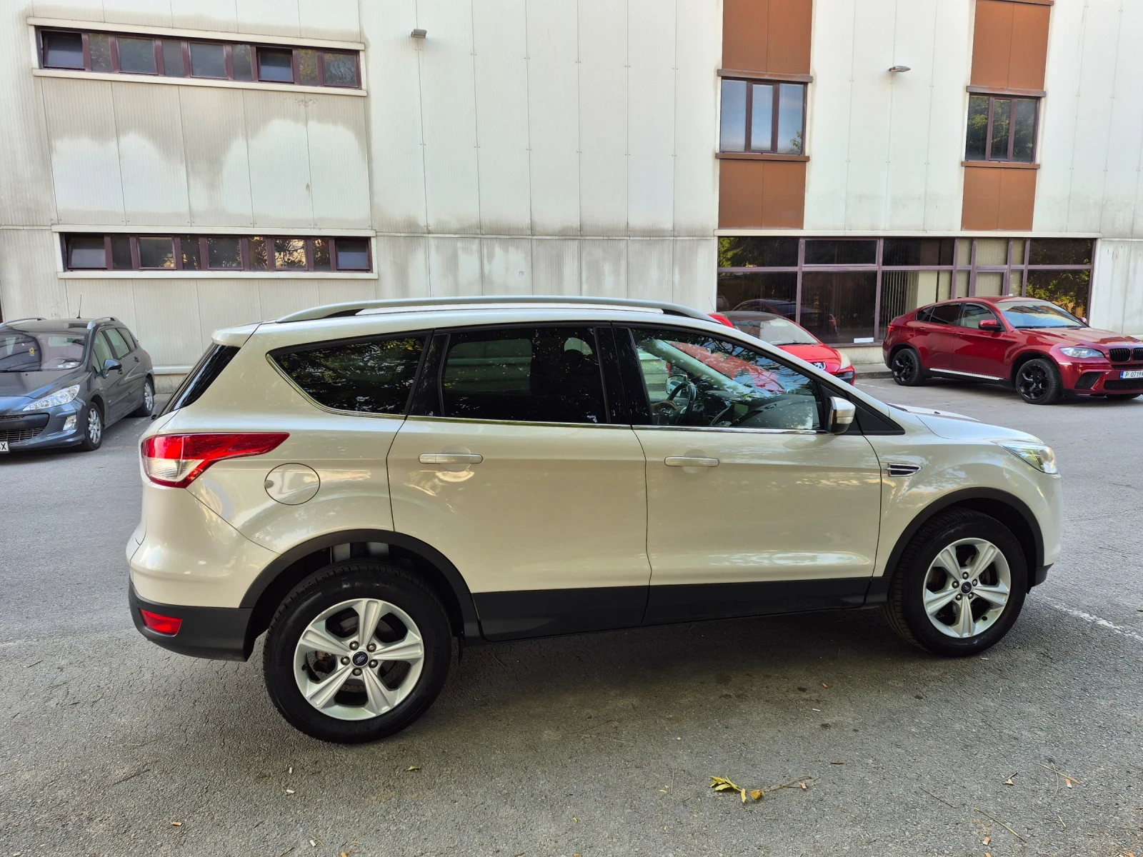Ford Kuga 4х4  АВТОМАТИК, снимка 3 - Автомобили и джипове - 55942907