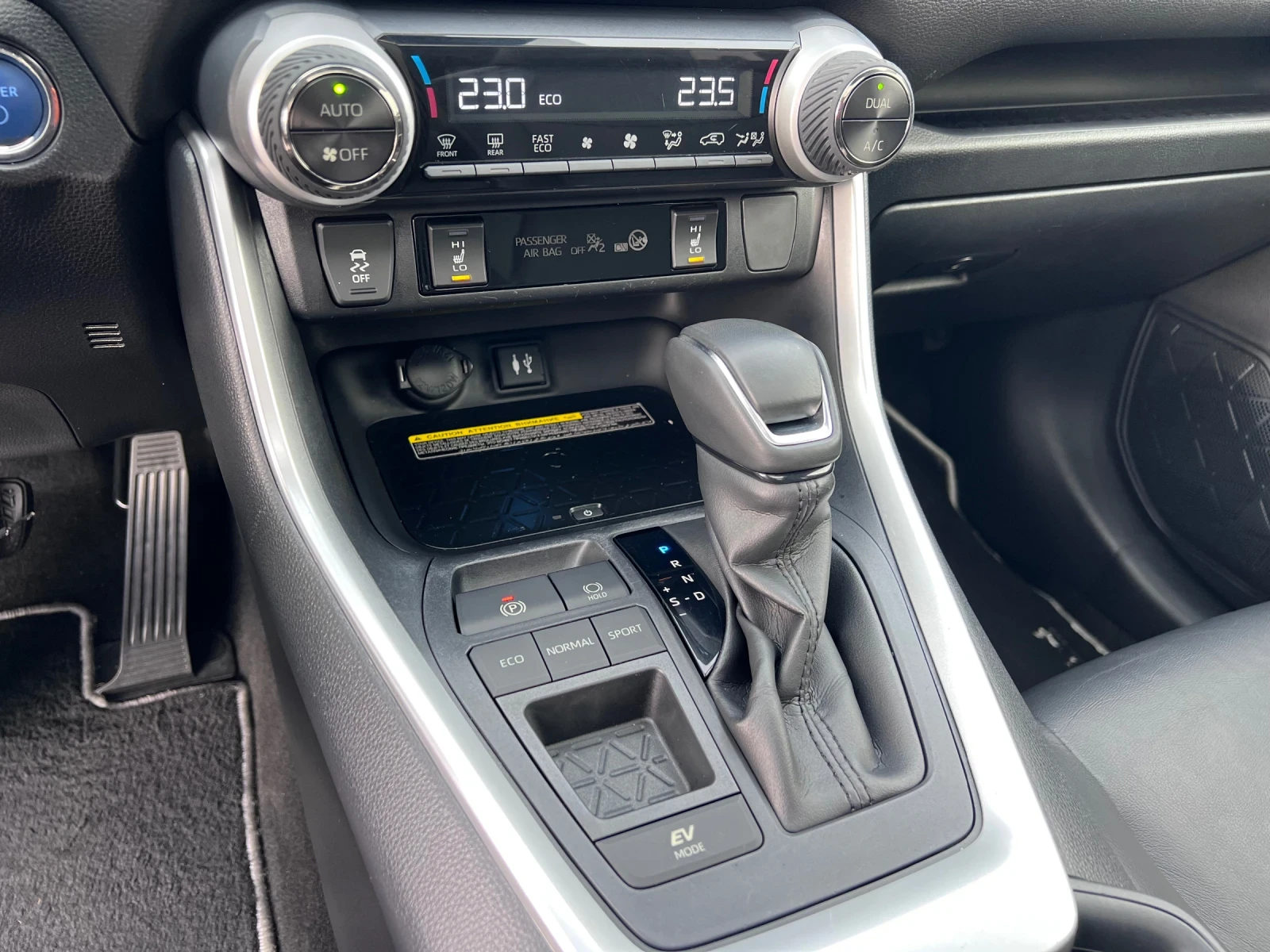 Toyota Rav4 2.5 Hibrid* JBL* Key Less* , снимка 10 - Автомобили и джипове - 56266327