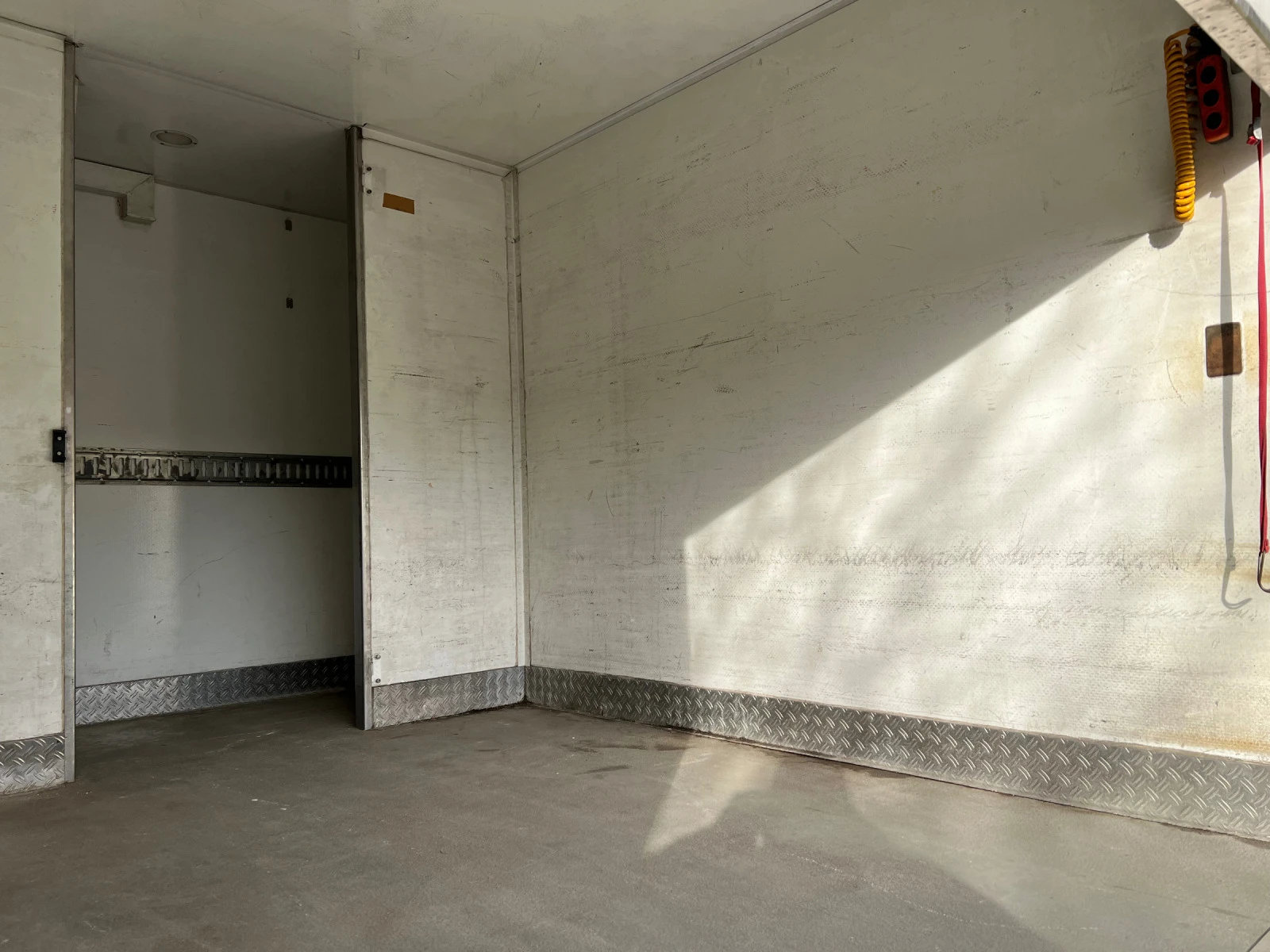 Renault Maxity    -    | Mobile.bg   15