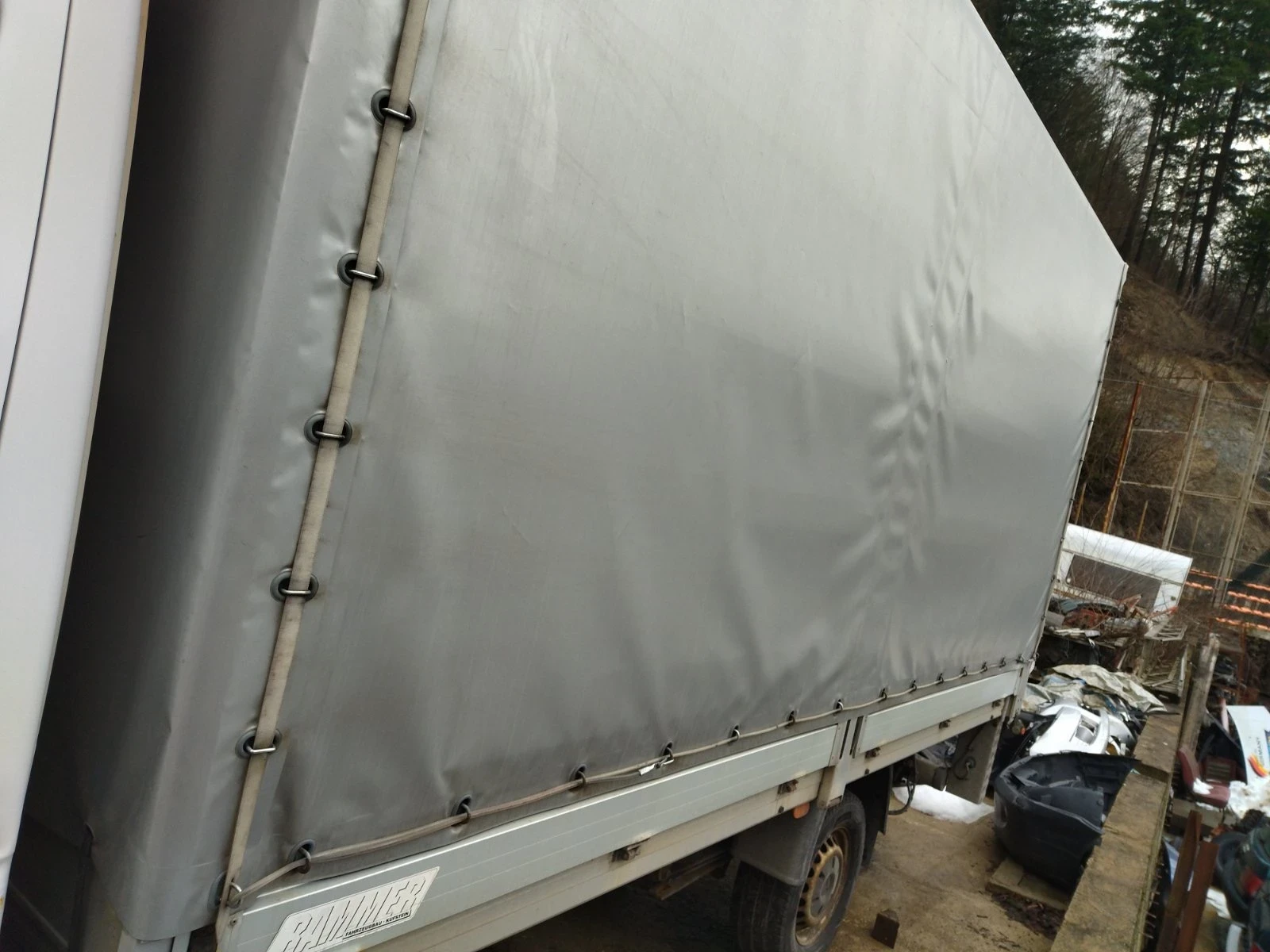 Mercedes-Benz Sprinter Алуминиева каросерия със борд и спойлер - изображение 2