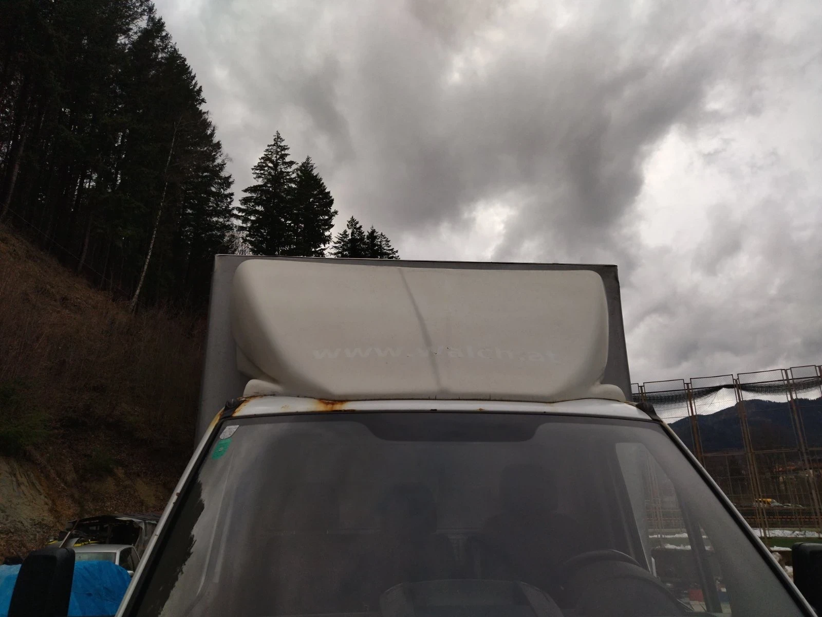 Mercedes-Benz Sprinter Алуминиева каросерия със борд и спойлер - изображение 5