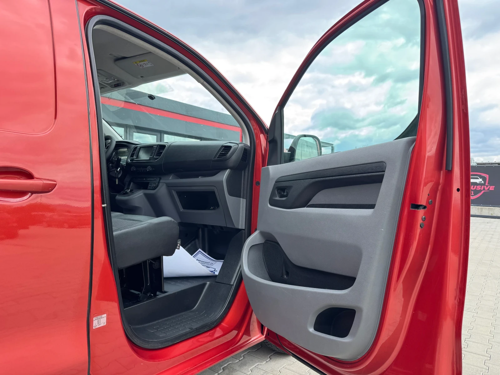 Citroen Jumpy 2.0HDI L3 AVTOMAT , снимка 14 - Бусове и автобуси - 54383575