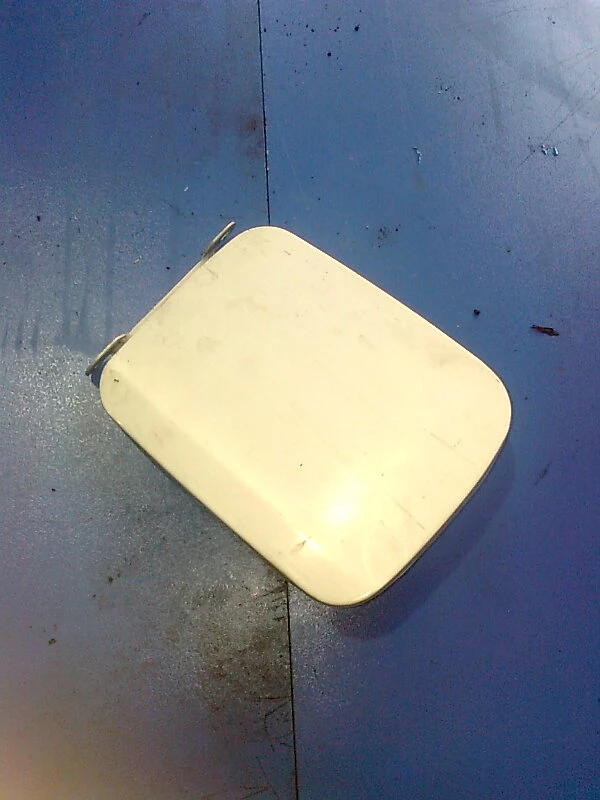 капачка за резервоар външна за Субару Аутбек (бяла)