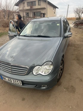 Mercedes-Benz C 180, снимка 6