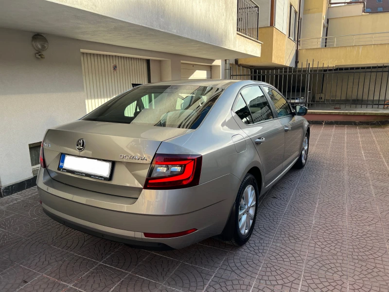 Skoda Octavia, снимка 2 - Автомобили и джипове - 48327525