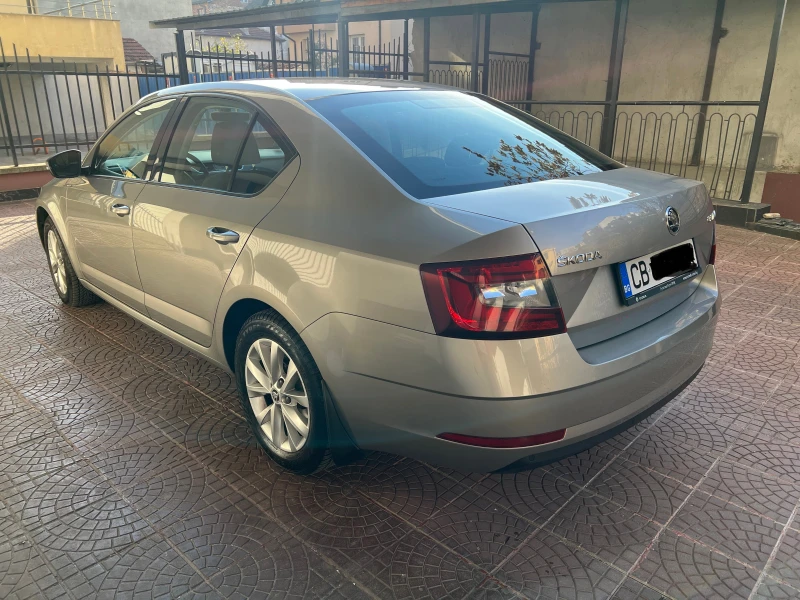 Skoda Octavia, снимка 4 - Автомобили и джипове - 48327525