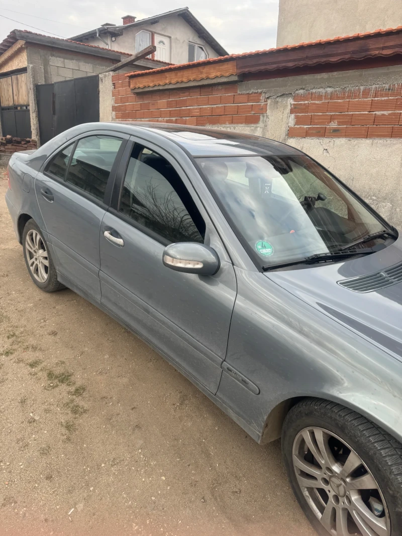 Mercedes-Benz C 180, снимка 4 - Автомобили и джипове - 48558474