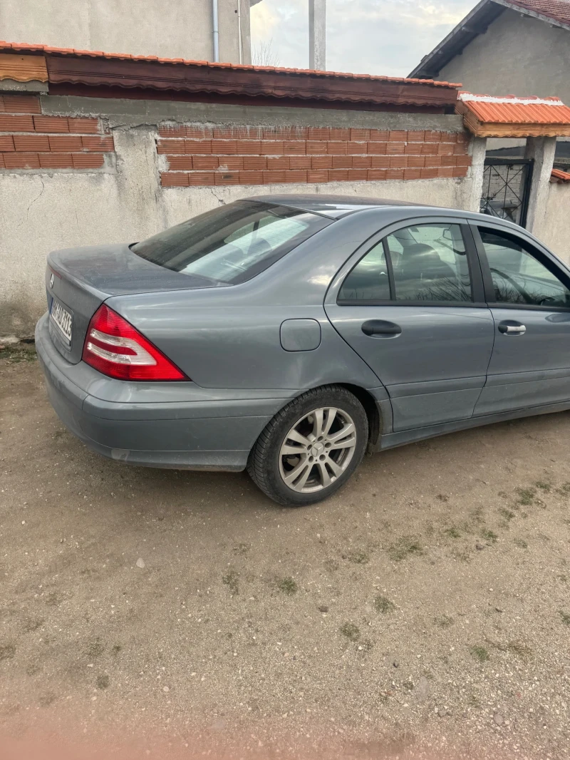 Mercedes-Benz C 180, снимка 2 - Автомобили и джипове - 48558474