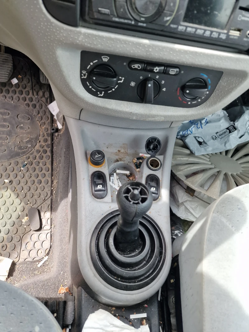 Citroen C3 1.4HDI 68к.с., снимка 9 - Автомобили и джипове - 49945308