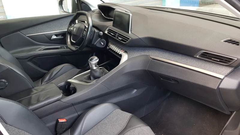 Peugeot 3008 1.6HDI Allure, снимка 9 - Автомобили и джипове - 52543560