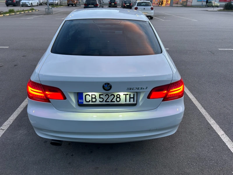 BMW 320, снимка 4 - Автомобили и джипове - 52543573