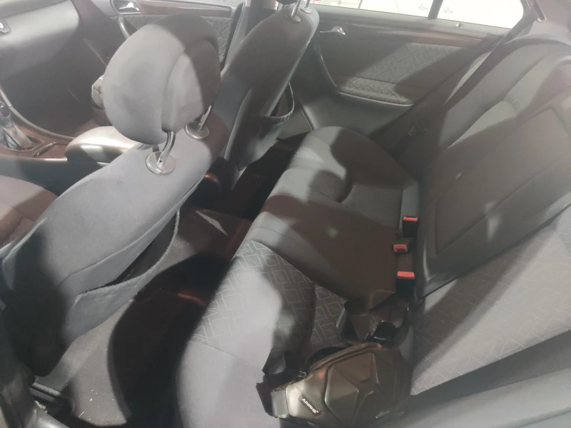 Mercedes-Benz C 180 kompressor ГАЗ, снимка 7 - Автомобили и джипове - 52778253