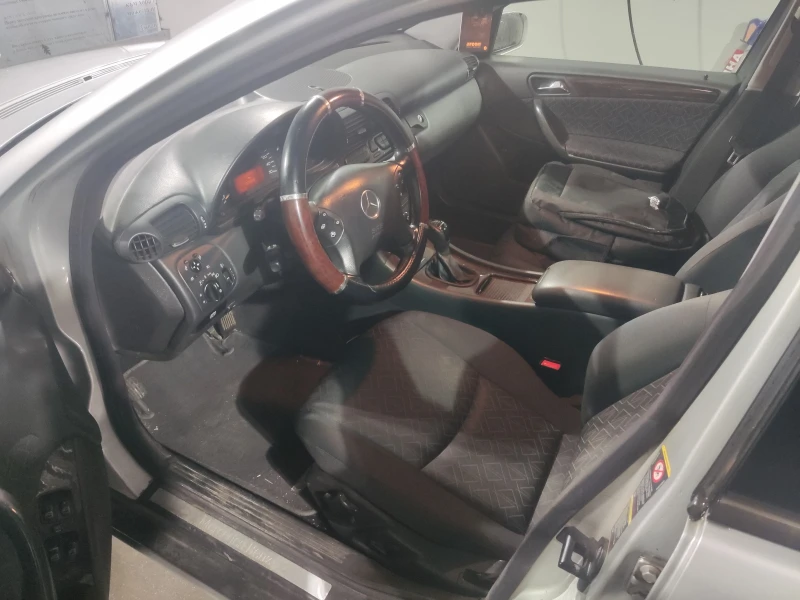 Mercedes-Benz C 180 kompressor ГАЗ, снимка 6 - Автомобили и джипове - 52778253