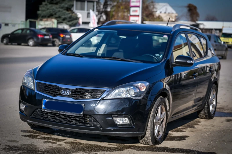 Kia Ceed, снимка 2 - Автомобили и джипове - 52847356