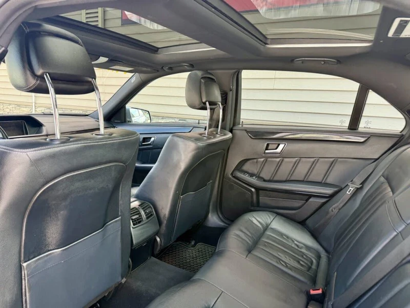 Mercedes-Benz E 400 4MATIC* LUXURY* HEAD-UP* АвтоКредит(ЦЕНА ДО БГ), снимка 8 - Автомобили и джипове - 53514686