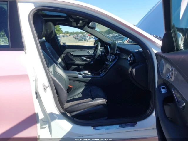 Mercedes-Benz C 63 AMG Burmester* Камери* Подгрев* Шибедах*  - изображение 10