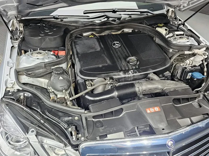 Mercedes-Benz E 220 CDI Avantgarde - изображение 6