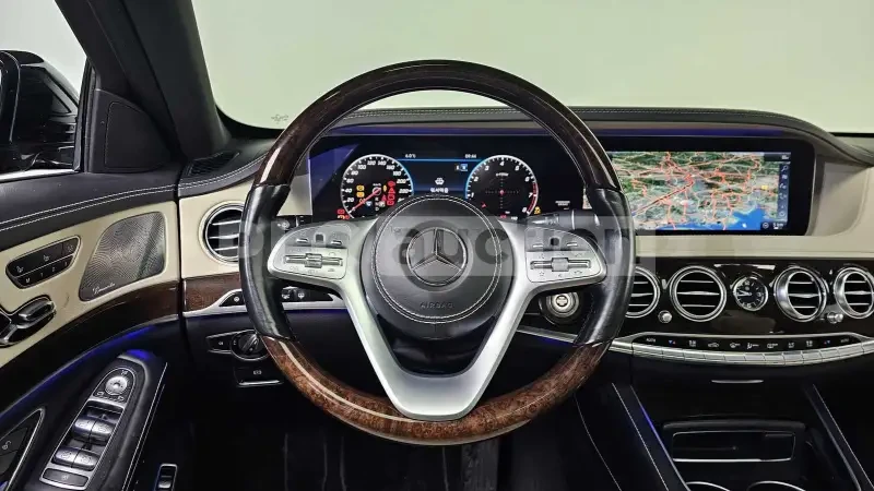Mercedes-Benz S 560 BURMESTER* HUD* ОБДУХ* AMBIENT* TV* 360 CAM, снимка 6 - Автомобили и джипове - 53952884