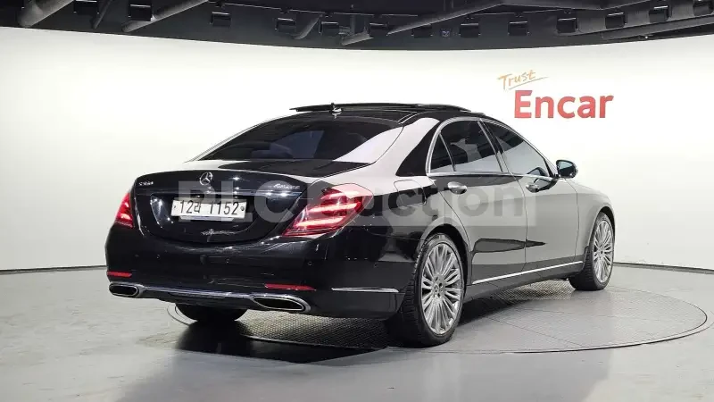 Mercedes-Benz S 560 BURMESTER* HUD* ОБДУХ* AMBIENT* TV* 360 CAM, снимка 2 - Автомобили и джипове - 53952884