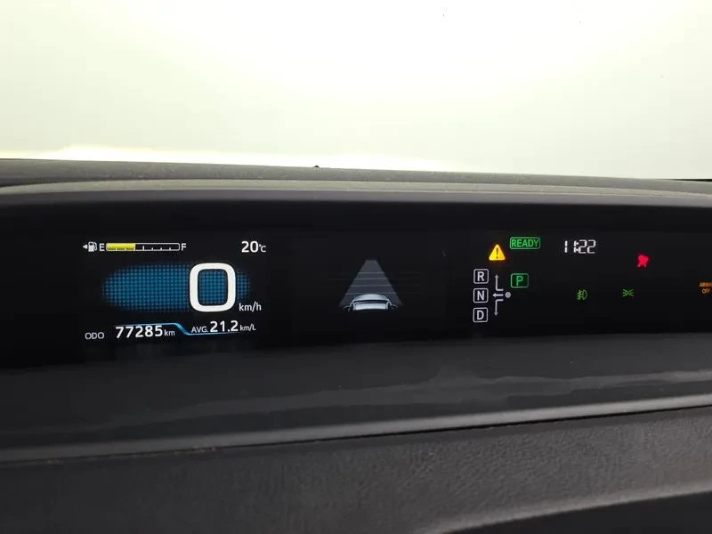 Toyota Prius 1.8E, снимка 8 - Автомобили и джипове - 55559768