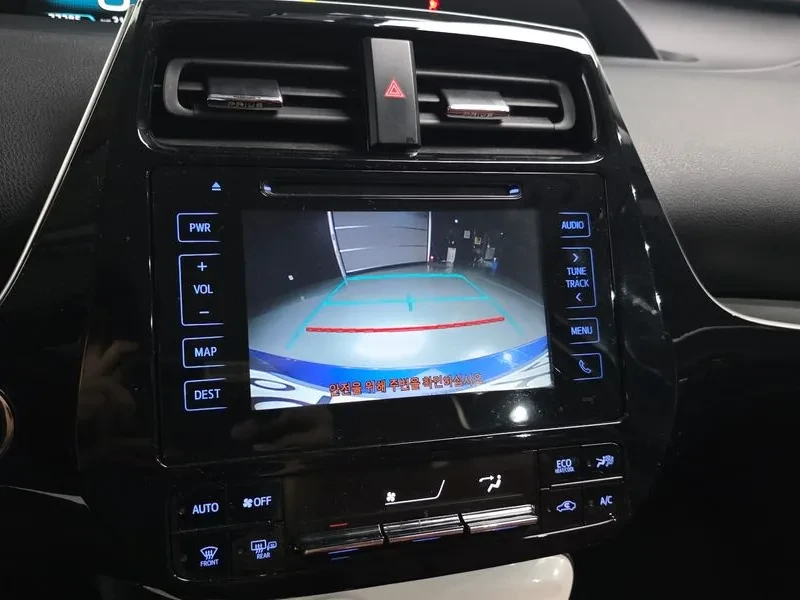 Toyota Prius 1.8E, снимка 14 - Автомобили и джипове - 55559768