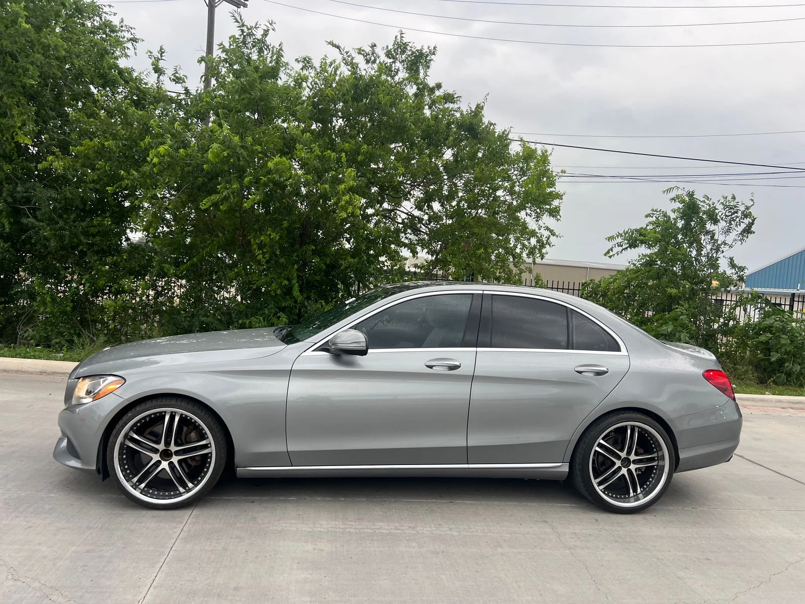 Mercedes-Benz C 300 KEYLESS/BLIND SPOT/PANORAMA/ПАМЕТ/ПОДГРЕВ - изображение 4