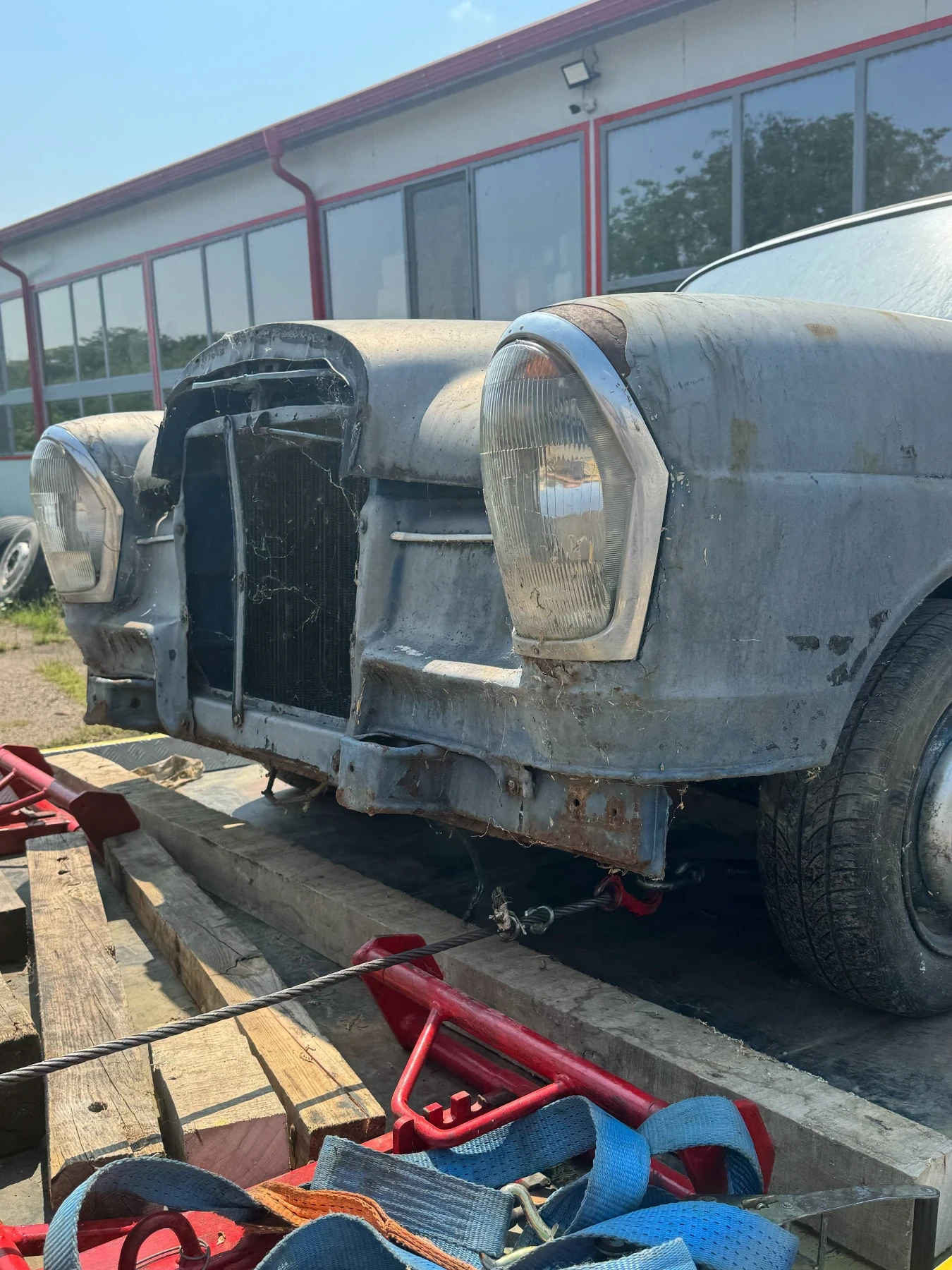 Mercedes-Benz 220 HECKFLOSSE Регистриран - изображение 9