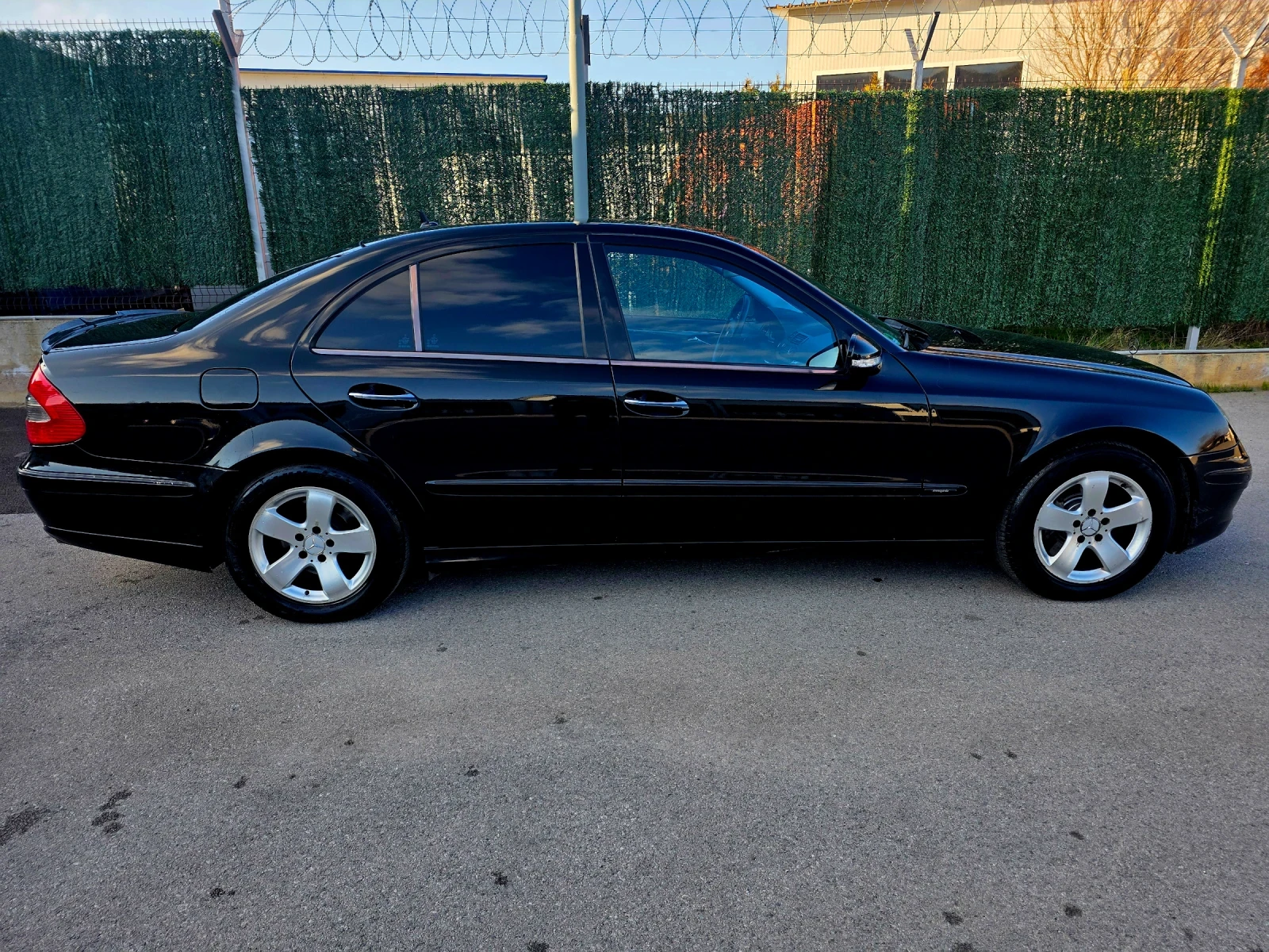 Mercedes-Benz E 320 3.2 V6 EVO Avantgarde - изображение 8