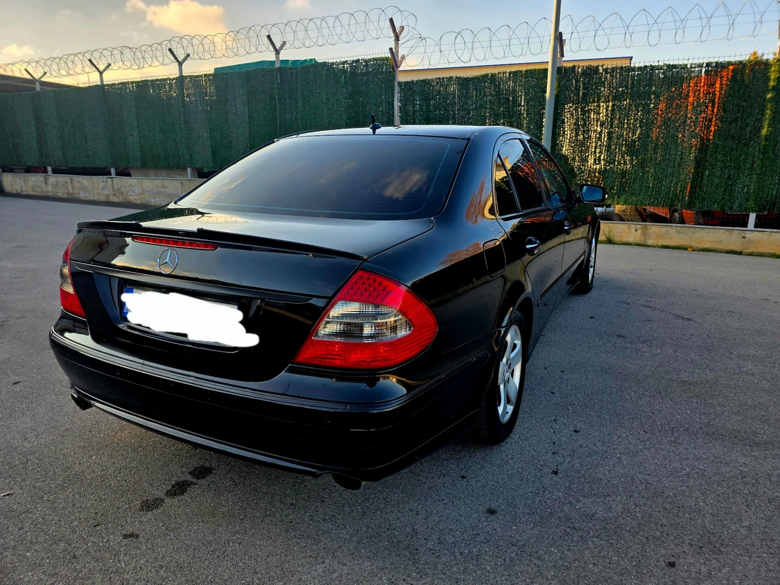 Mercedes-Benz E 320 3.2 V6 EVO Avantgarde - изображение 6