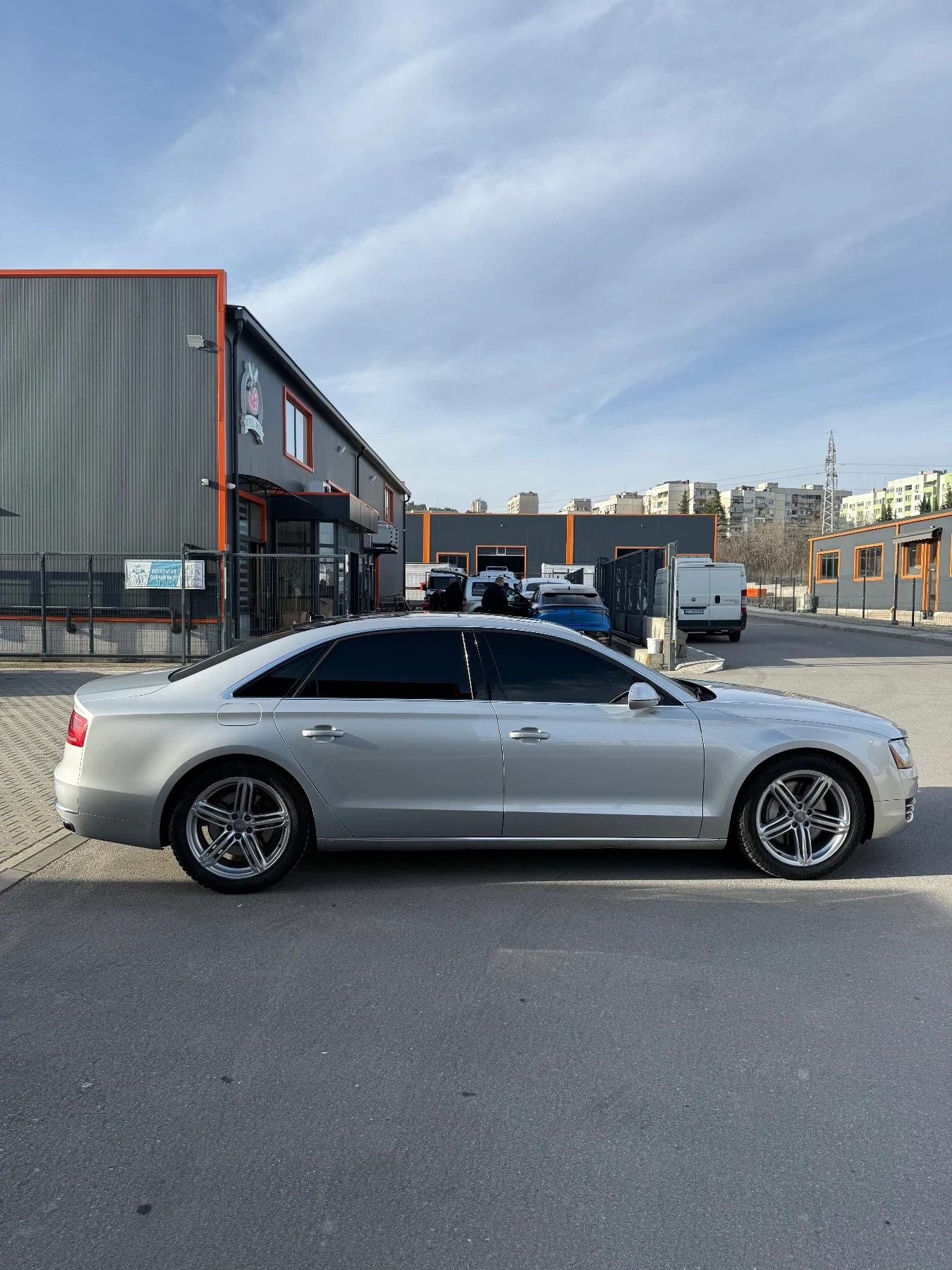 Audi A8 4.0TFSI LONG - изображение 8