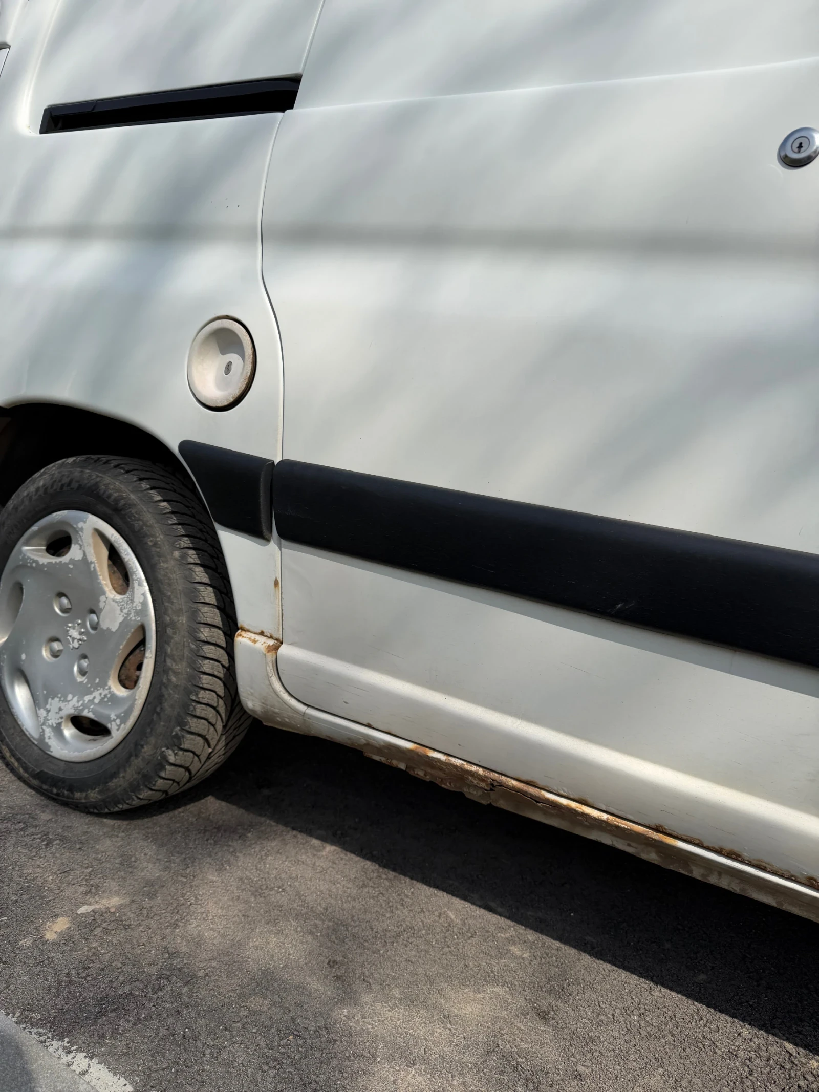 Peugeot Partner 1.6 HDI, снимка 8 - Автомобили и джипове - 53692671